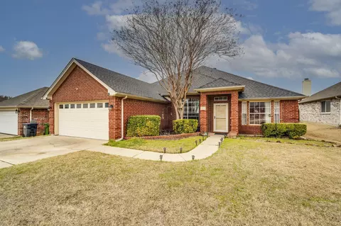 817 Ogden Dr, Arlington, TX 76001