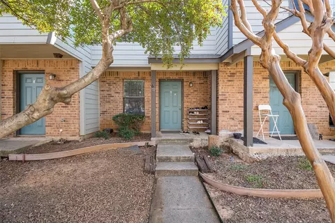602 W Collins St, Denton, TX 76201