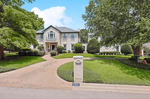 2301 Stonegate Cir, Denton, TX 76205