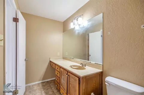 Bath - 3065 Button Willow Ave, Abilene, TX 79606 photo 2 of 5