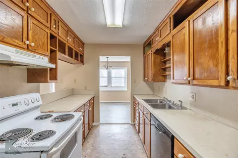 Kitchen - 3065 Button Willow Ave, Abilene, TX 79606 photo 3 of 3