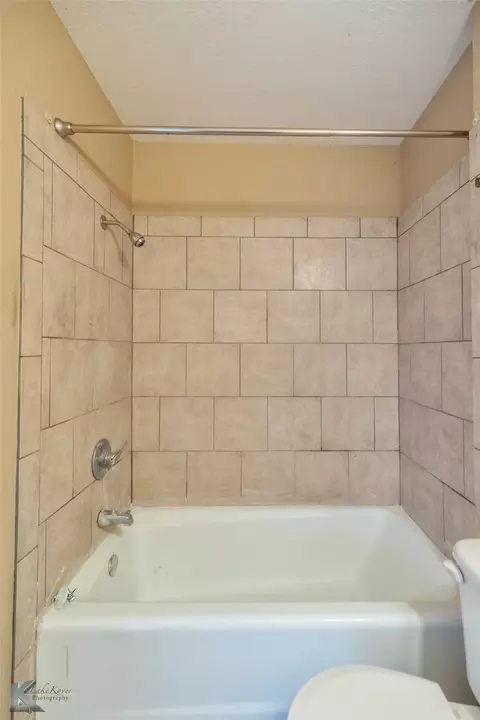 Bath - 3065 Button Willow Ave, Abilene, TX 79606 photo 5 of 5