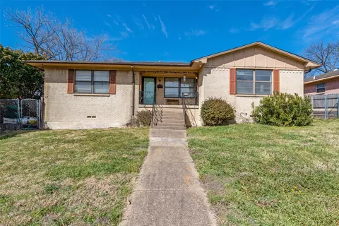 10821 Lake Gardens Dr, Dallas, TX 75218