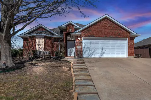 201 Foreston Dr, Roanoke, TX 76262