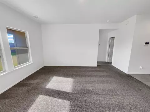 Living - 712 Durango Ln, Cleburne, TX 76033 photo 3 of 4