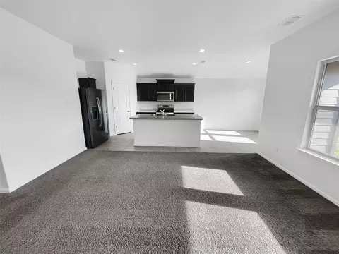 Living - 712 Durango Ln, Cleburne, TX 76033 photo 4 of 4