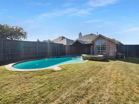 Exterior - 7202 Sand Pine Dr, Rowlett, TX 75089 photo 2 of 5
