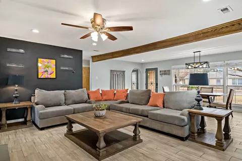 123 E 8th St, Irving, TX 75060 photo 7
