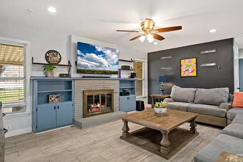 123 E 8th St, Irving, TX 75060 photo 8