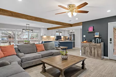 123 E 8th St, Irving, TX 75060 photo 9