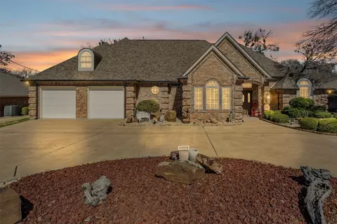 4226 Mojave Dr, Granbury, TX 76049