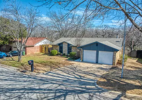 4207 Hunters Ct, Arlington, TX 76016