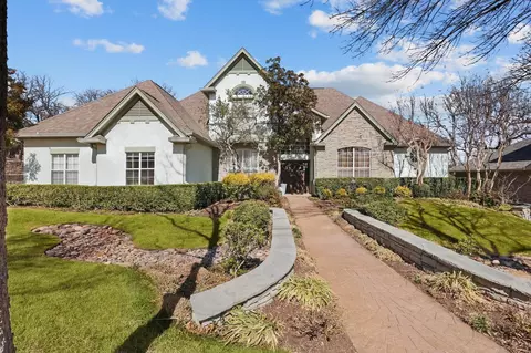 812 Woodhaven Dr, Highland Village, TX 75077