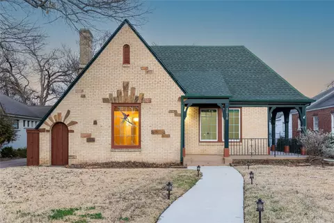 1010 N Edgefield Ave, Dallas, TX 75208