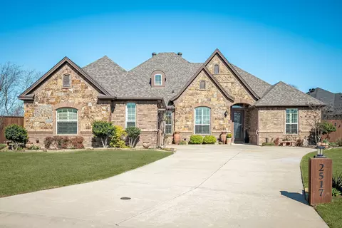 2517 Goodnight Trl, Sanger, TX 76266