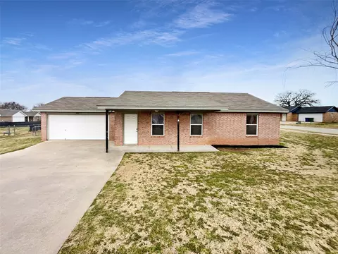 217 Dean Ct, Granbury, TX 76049
