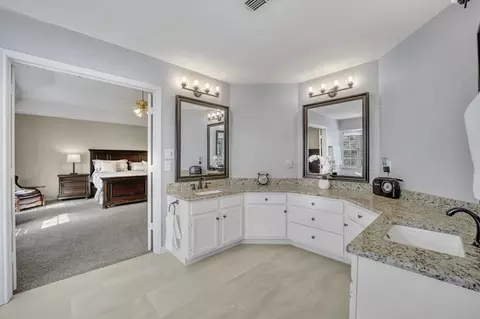 Bath - 729 Bear Run Dr, Grapevine, TX 76051 photo 3 of 6