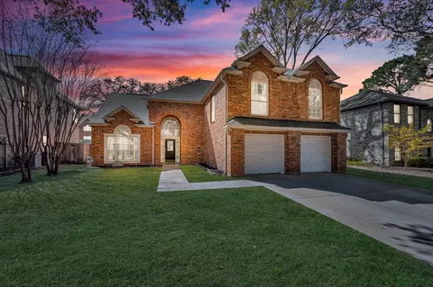 Exterior - 729 Bear Run Dr, Grapevine, TX 76051 photo 5 of 8