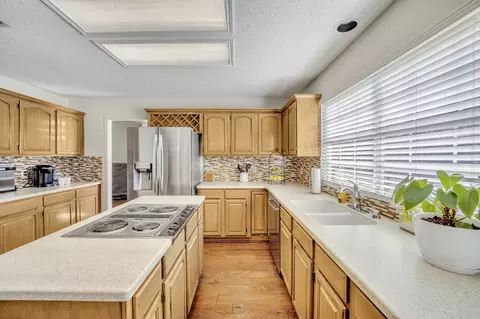 Kitchen - 729 Bear Run Dr, Grapevine, TX 76051 photo 3 of 3