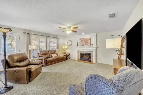 Living - 729 Bear Run Dr, Grapevine, TX 76051 photo 2 of 3