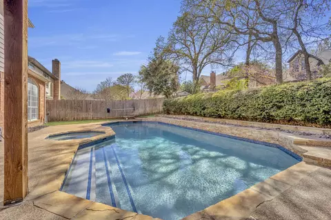 Exterior - 729 Bear Run Dr, Grapevine, TX 76051 photo 4 of 8
