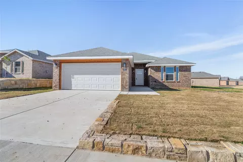 917 E 3rd St, Coleman, TX 76834