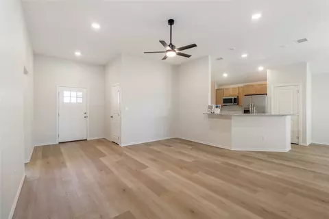 917 E 3rd St, Coleman, TX 76834 photo 3