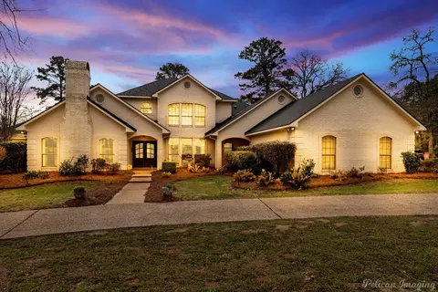 5765 Camelot Dr, Shreveport, LA 71107