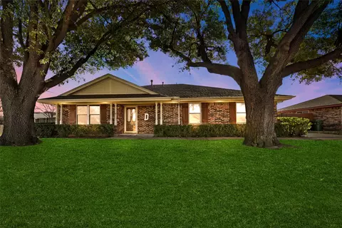 2801 Avonhill Dr, Arlington, TX 76015