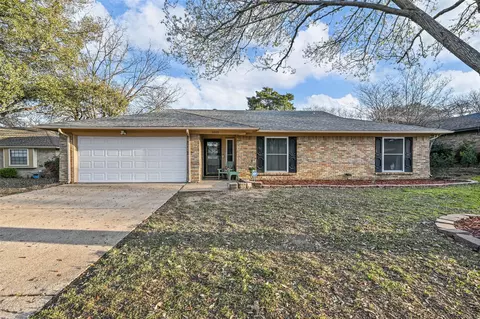 5805 Melstone Dr, Arlington, TX 76016