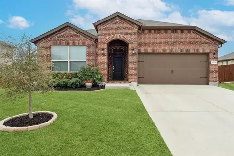 625 Camber St, Saginaw, TX 76131