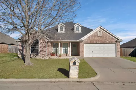 304 Aspen Ct W, Aledo, TX 76008