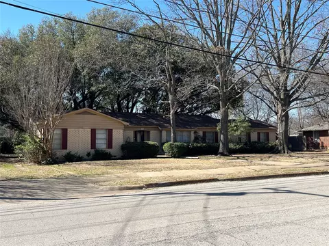 121 Melrose Ln, Lancaster, TX 75146