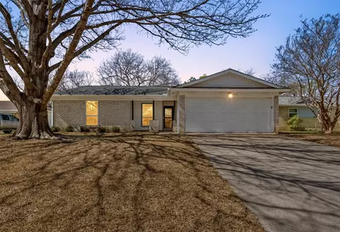 2713 Deeplake Ct, Irving, TX 75060