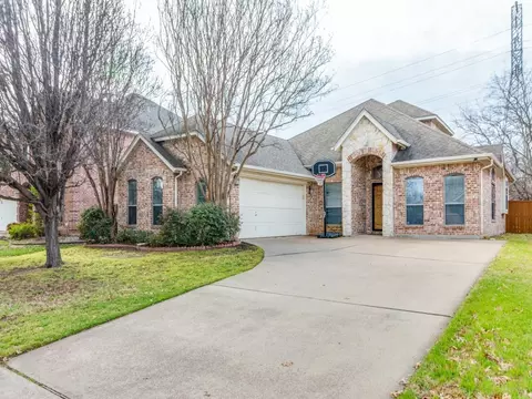 8325 Estandarte Ct, Benbrook, TX 76126