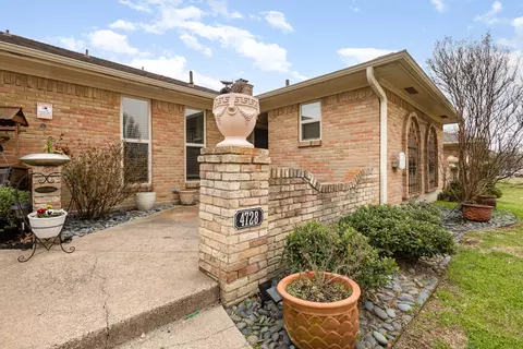 4728 Berridge Ln, Dallas, TX 75227