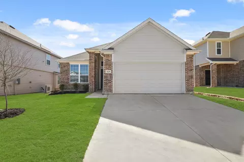929 Propeller Pkwy, Fort Worth, TX 76131