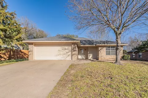 218 Mesquite St, Weatherford, TX 76086