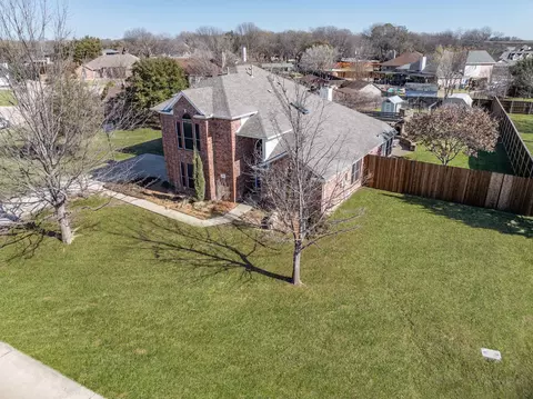 310 Cottonwood Trl, Shady Shores, TX 76208