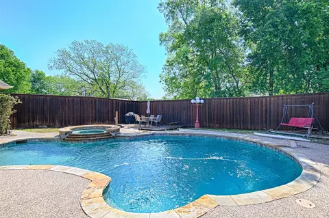 1402 O Shannon Ln, Garland, TX 75044