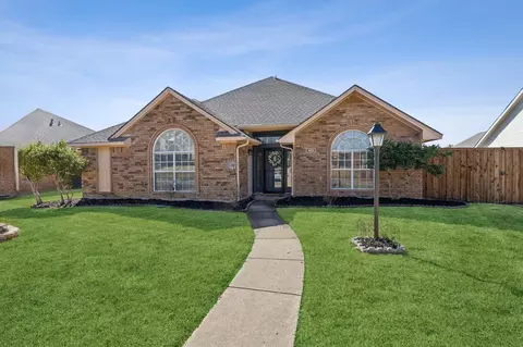 1405 Mapleview Dr, Carrollton, TX 75007