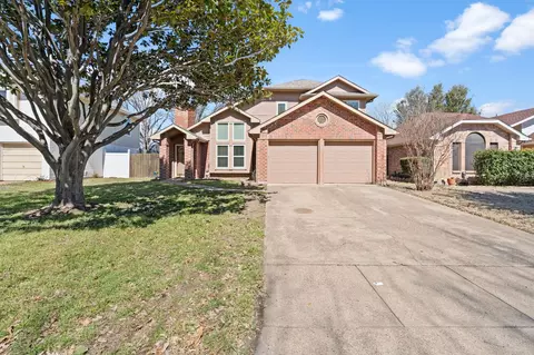 2876 Linden Ln, Grand Prairie, TX 75052