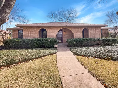 218 N Venice Dr, Duncanville, TX 75116