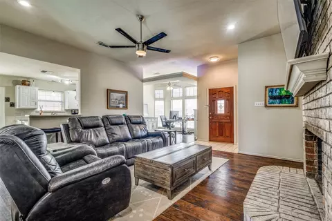 2057 Hillshire Dr, Lewisville, TX 75067