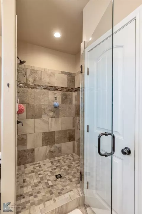Bath - 609 Prosperity Rd, Abilene, TX 79602 photo 9 of 9