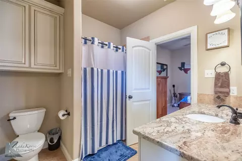 Bath - 609 Prosperity Rd, Abilene, TX 79602 photo 4 of 9