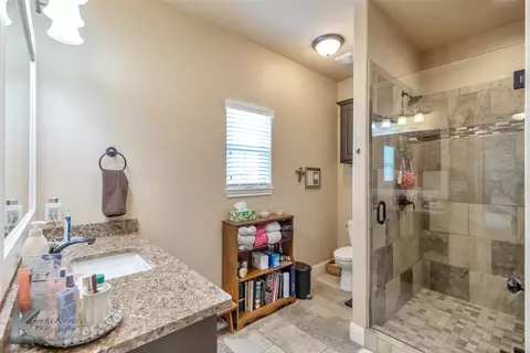 Bath - 609 Prosperity Rd, Abilene, TX 79602 photo 8 of 9