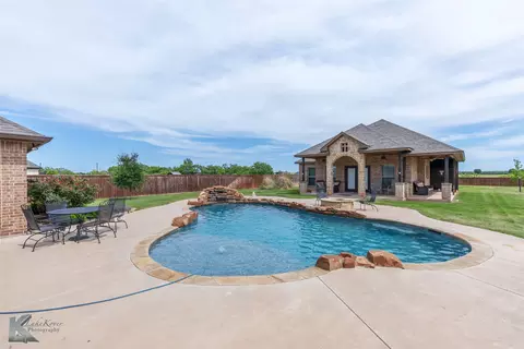 Exterior - 609 Prosperity Rd, Abilene, TX 79602 photo 4 of 8