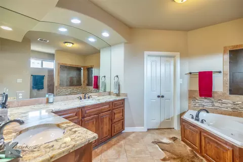 Bath - 609 Prosperity Rd, Abilene, TX 79602 photo 1 of 9
