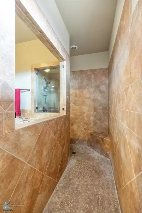Bath - 609 Prosperity Rd, Abilene, TX 79602 photo 3 of 9